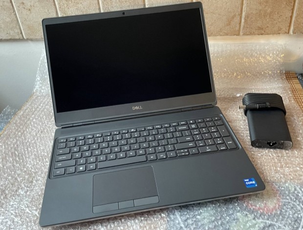 Dell Precision 7560 FHD/i7/32G/512G/A2000 tervez[_